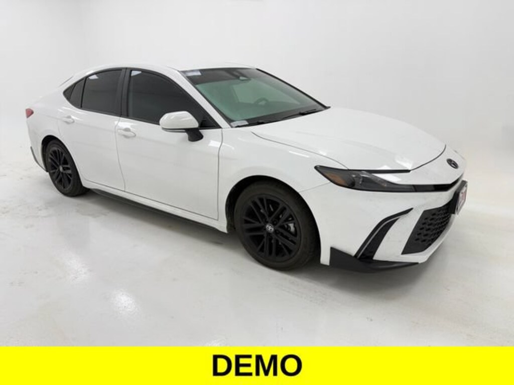 Used 2026 Toyota Camry SE Sedan