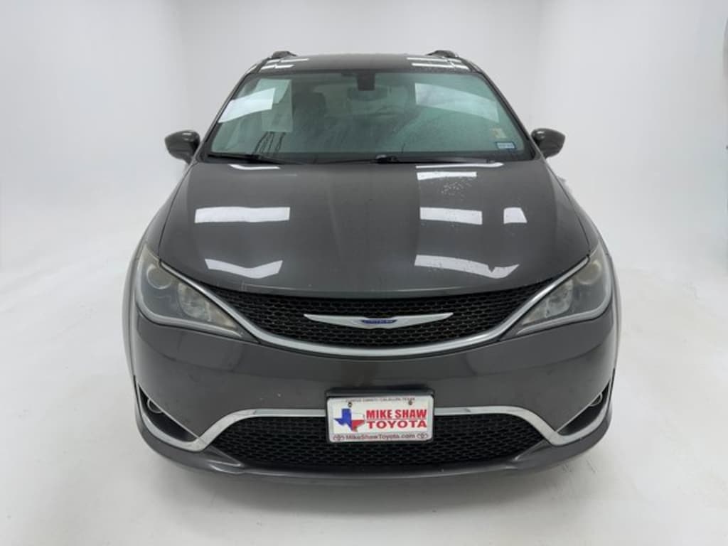 Used 2019 Chrysler Pacifica Touring L Van Passenger Van
