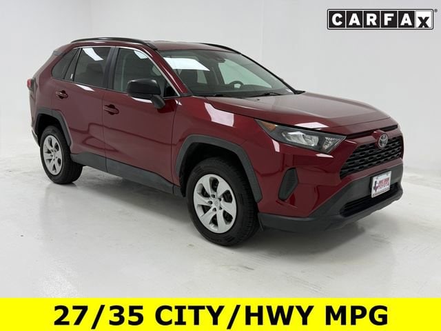 2020 Toyota RAV4 LE FWD's photo