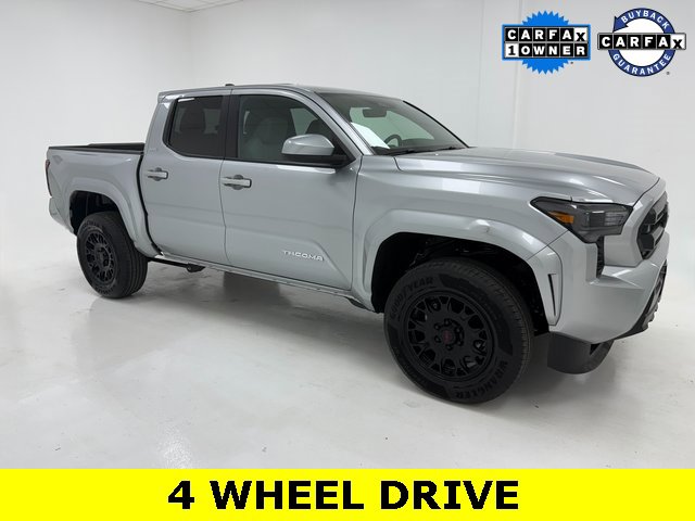 2025 Toyota Tacoma SR5's photo