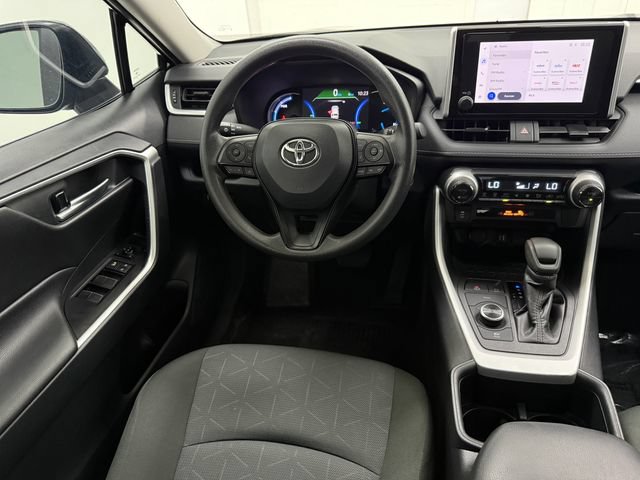 2025 Toyota RAV4 XLE - Photo 31