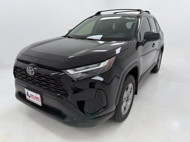 2025 Toyota RAV4 Hybrid LE photo 4