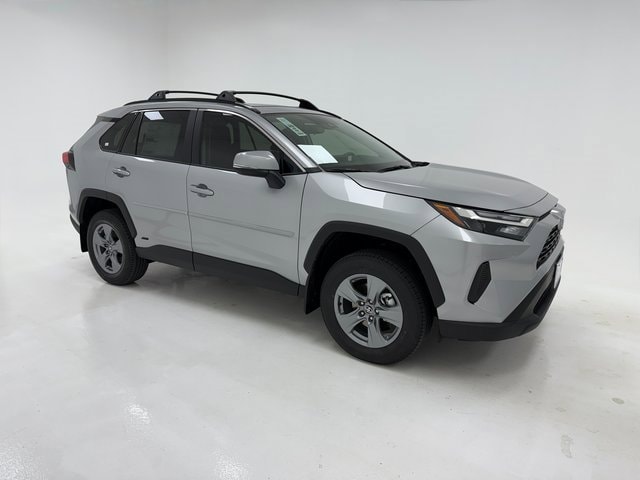 2025 Toyota RAV4 XLE's photo