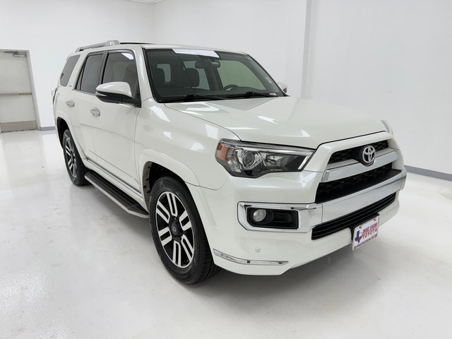 2015 Toyota 4Runner SR5 photo 2