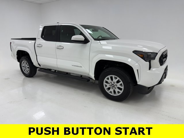 2025 Toyota Tacoma SR5's photo