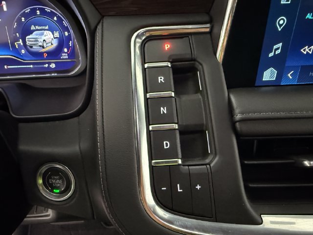 2023 Chevrolet Suburban Z71 - Photo 14