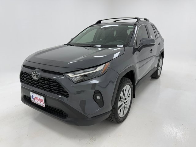 2025 Toyota RAV4 XLE Premium photo 4