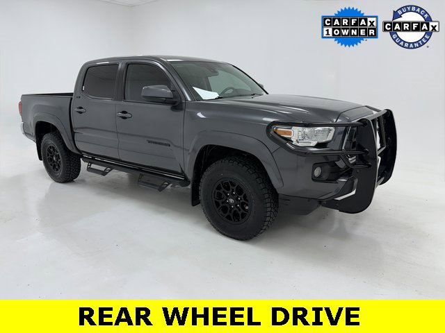 2021 Toyota Tacoma SR5's photo