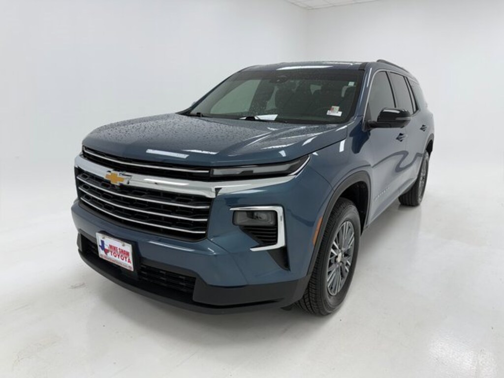 Used 2025 Chevrolet Traverse LT SUV
