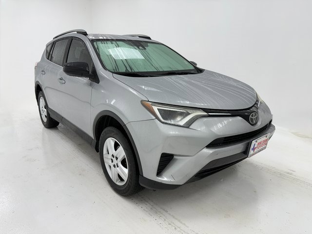 2018 Toyota RAV4 LE photo 2