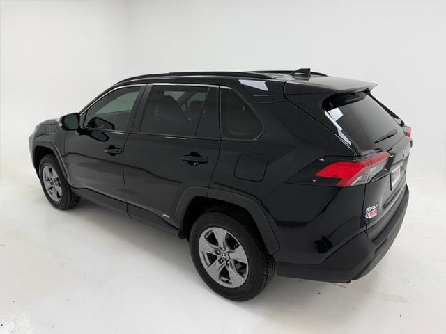 2025 Toyota RAV4 XLE - Photo 37