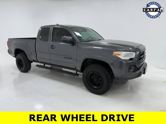 2018 Toyota Tacoma SR's photo