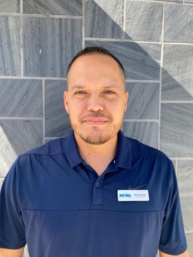 Staff member Noe Delarosa from ID_ae10ebfd3d06
