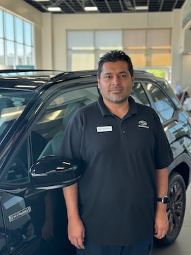 Staff member Carlos Maldonado from ID_49d877011949