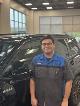 Staff member Steven Ruano from ID_ae10ebfd3d06