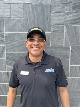 Staff member Alexander Grant from ID_a287974e3ae5