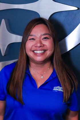 Staff member Jamie Chu from ID_53959b23c027