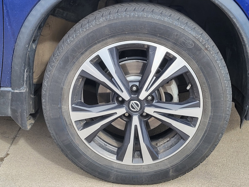 Used 2020 Nissan Rogue SV Sport Utility