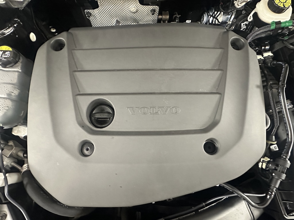 Used 2023 Volvo XC40 Plus Bright Theme Sport Utility