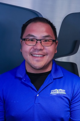 Staff member Tommy Lee from ID_53959b23c027