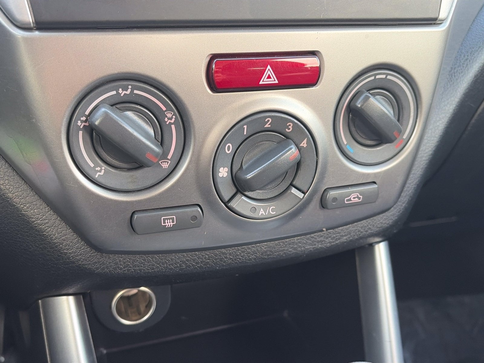 2010 Subaru Forester X - Photo 22