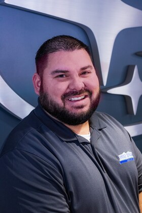 Staff member Frank Cruz from ID_557511016e50