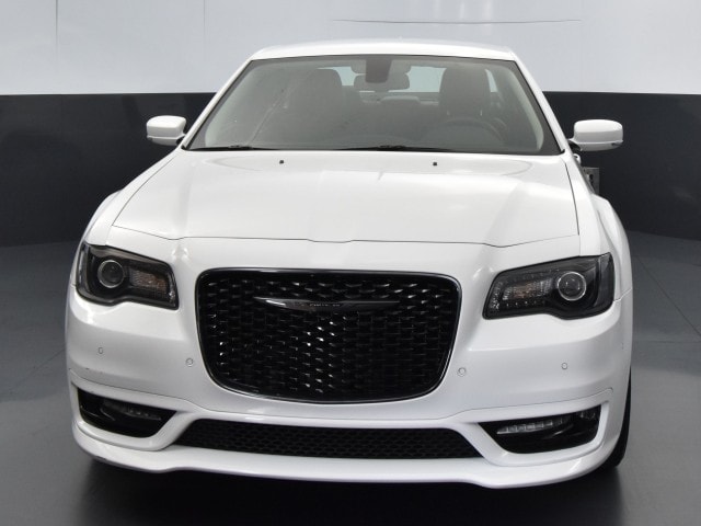 2022 Chrysler 300 - Image 3