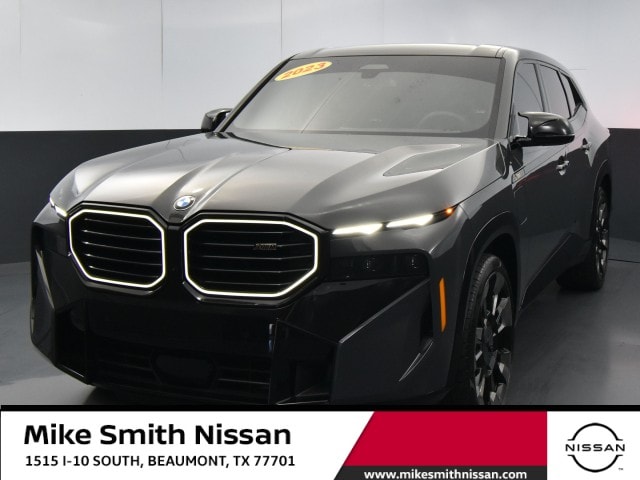 2023 BMW XM Base's photo