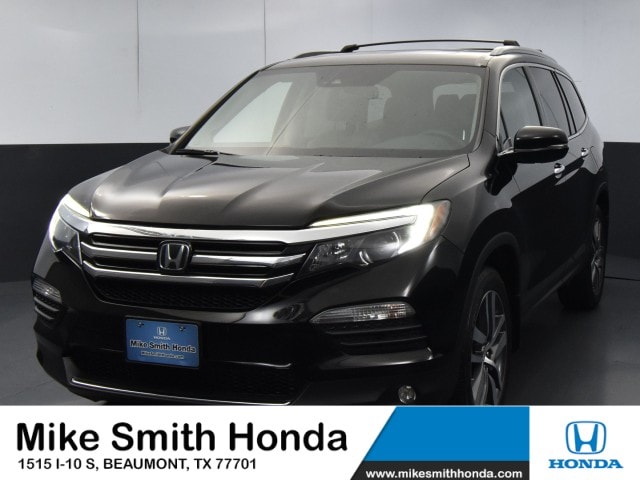 2017 Honda Pilot Elite's photo