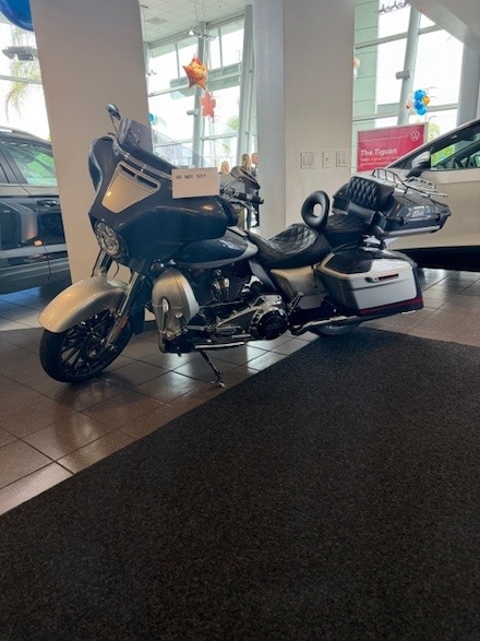 2019 Harley-Davidson Street Glide CVO CVO Street Glide Motorcycle