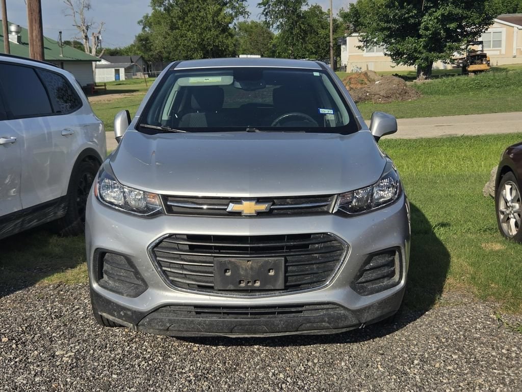 Used 2020 Chevrolet Trax LS with VIN KL7CJKSB2LB323167 for sale in Alice, TX