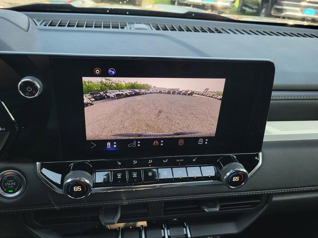 2025 Chevrolet Colorado LT - Photo 15