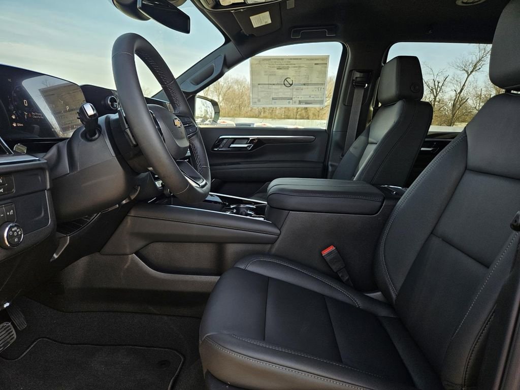 2026 Chevrolet Suburban LT - Photo 11