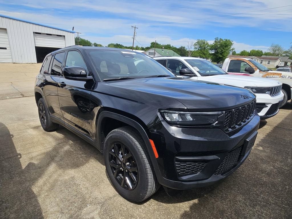 2024 Jeep Grand Cherokee Altitude 4x4's photo