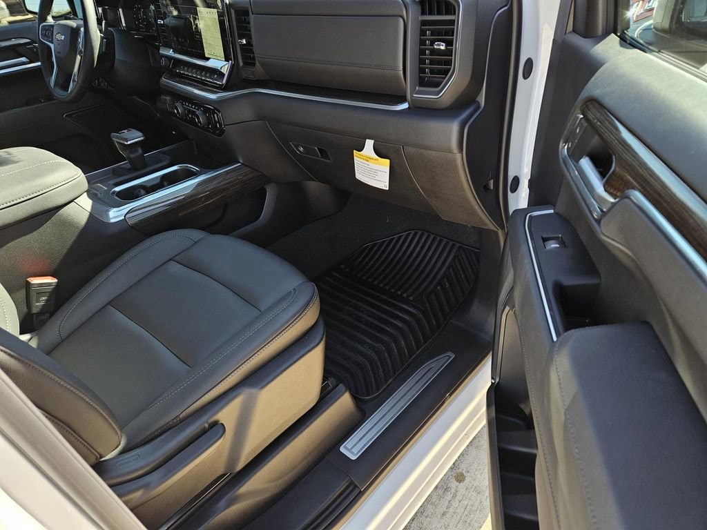 2026 Chevrolet Silverado 1500 LT - Photo 9