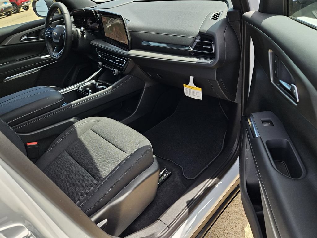 2027 Chevrolet Traverse LT - Photo 7