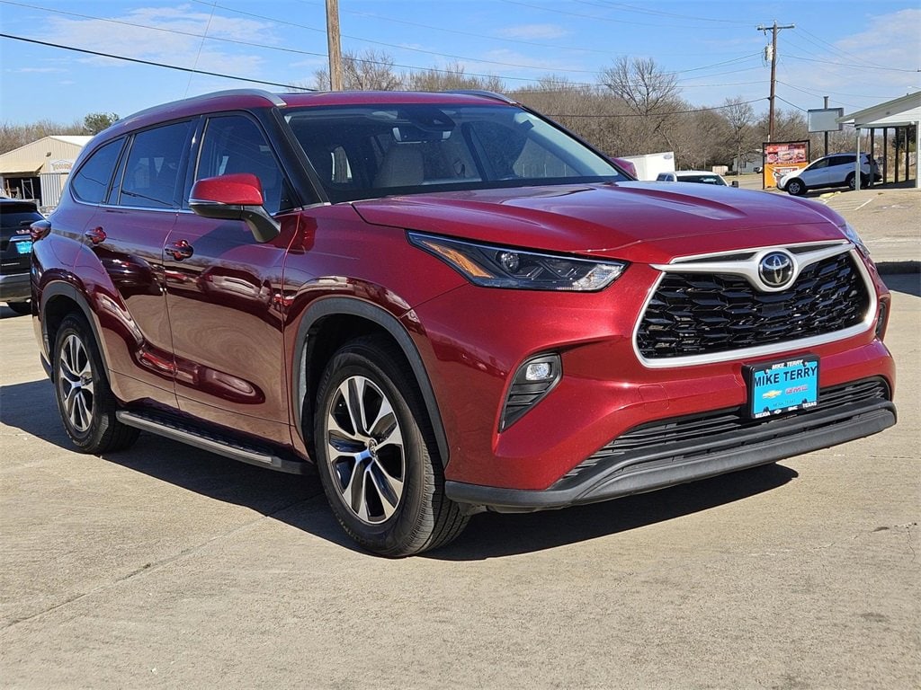 2022 Toyota Highlander XLE's photo