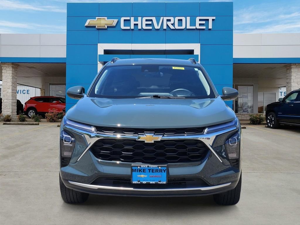 Used 2025 Chevrolet Trax LT SUV