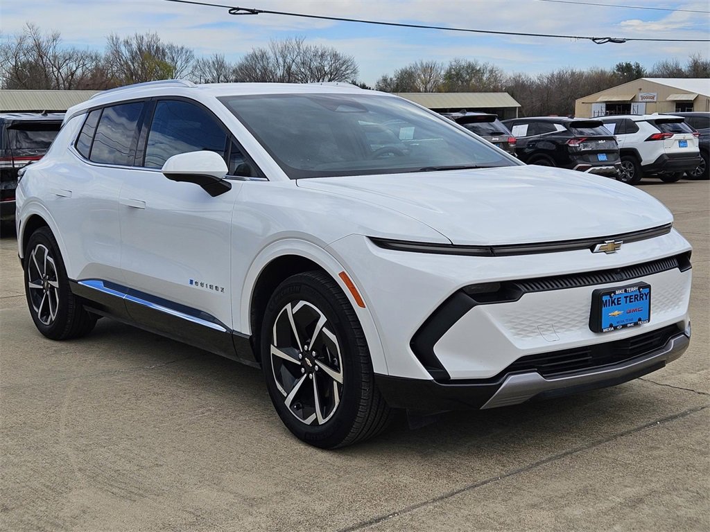 2024 Chevrolet Equinox EV LT's photo