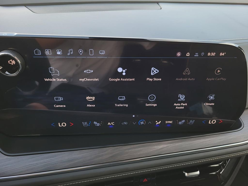 2025 Chevrolet Suburban Premier - Photo 14