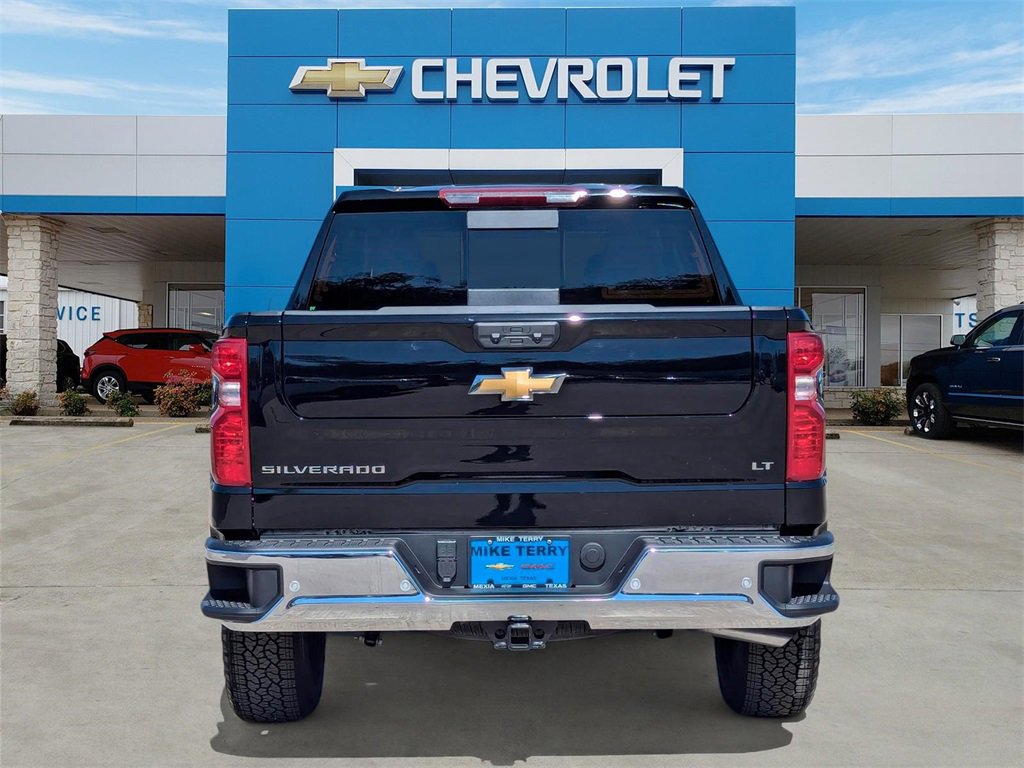2025 Chevrolet Silverado 1500 LT photo 4