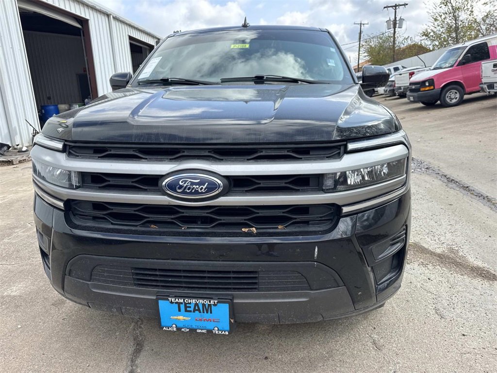 2022 Ford Expedition XLT photo 2