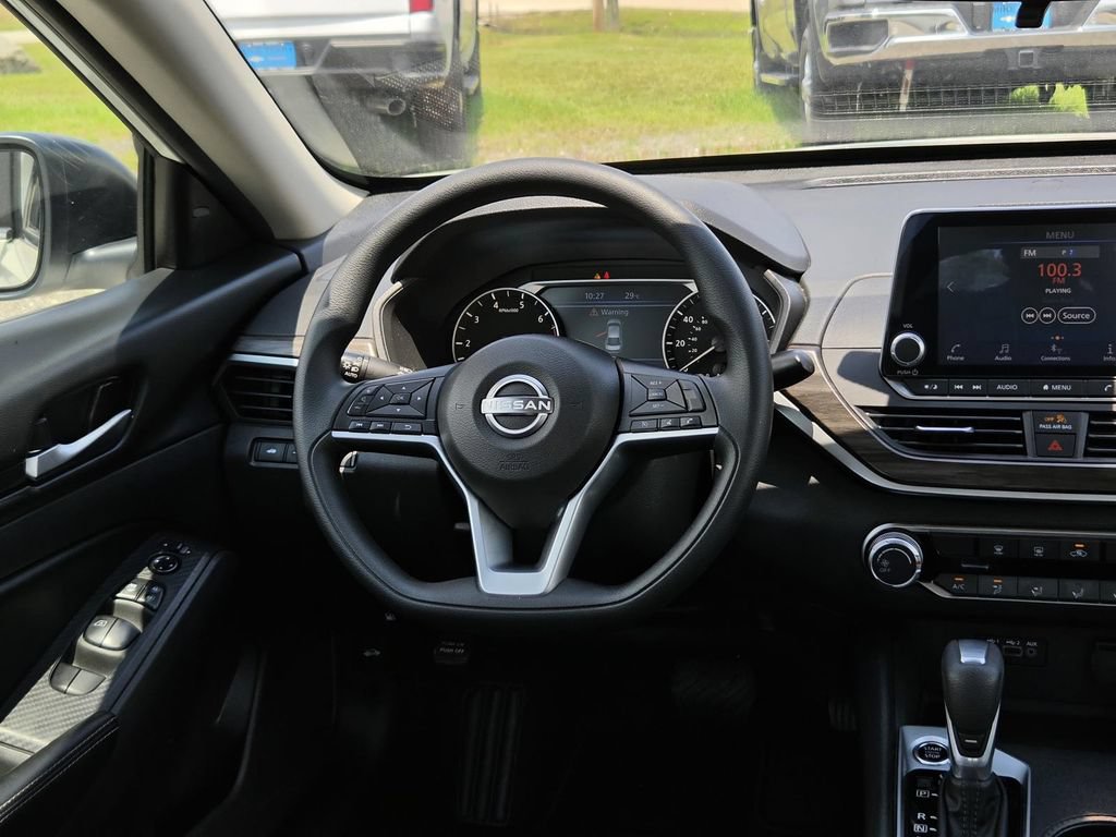2025 Nissan Altima SV - Photo 11