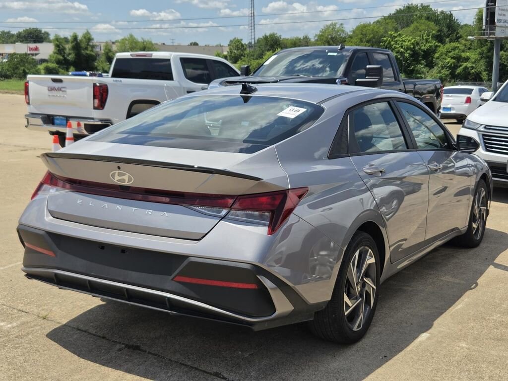 Used 2025 Hyundai Elantra SEL Sport Sedan