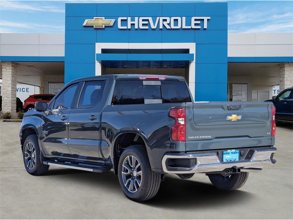2025 Chevrolet Silverado 1500 LT photo 4