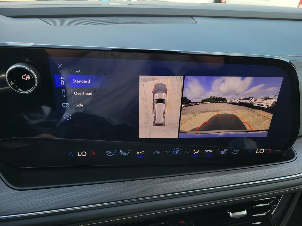 2025 Chevrolet Suburban Premier - Photo 18