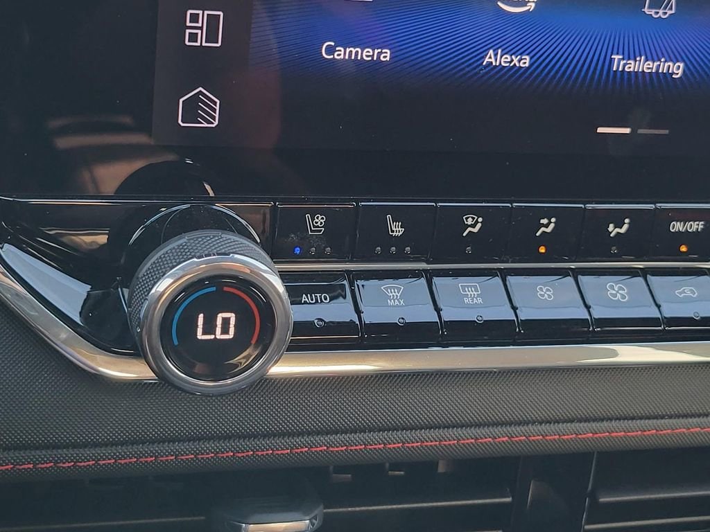 2025 Chevrolet Colorado Z71 - Photo 13