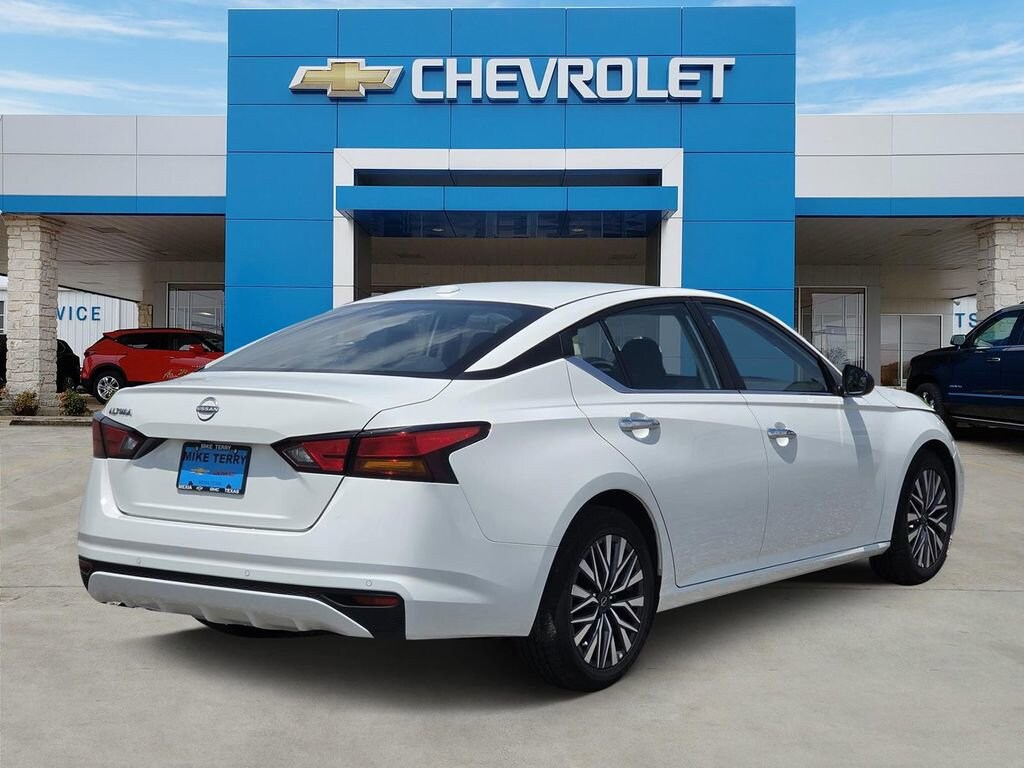 Used 2025 Nissan Altima SV FWD Sedan