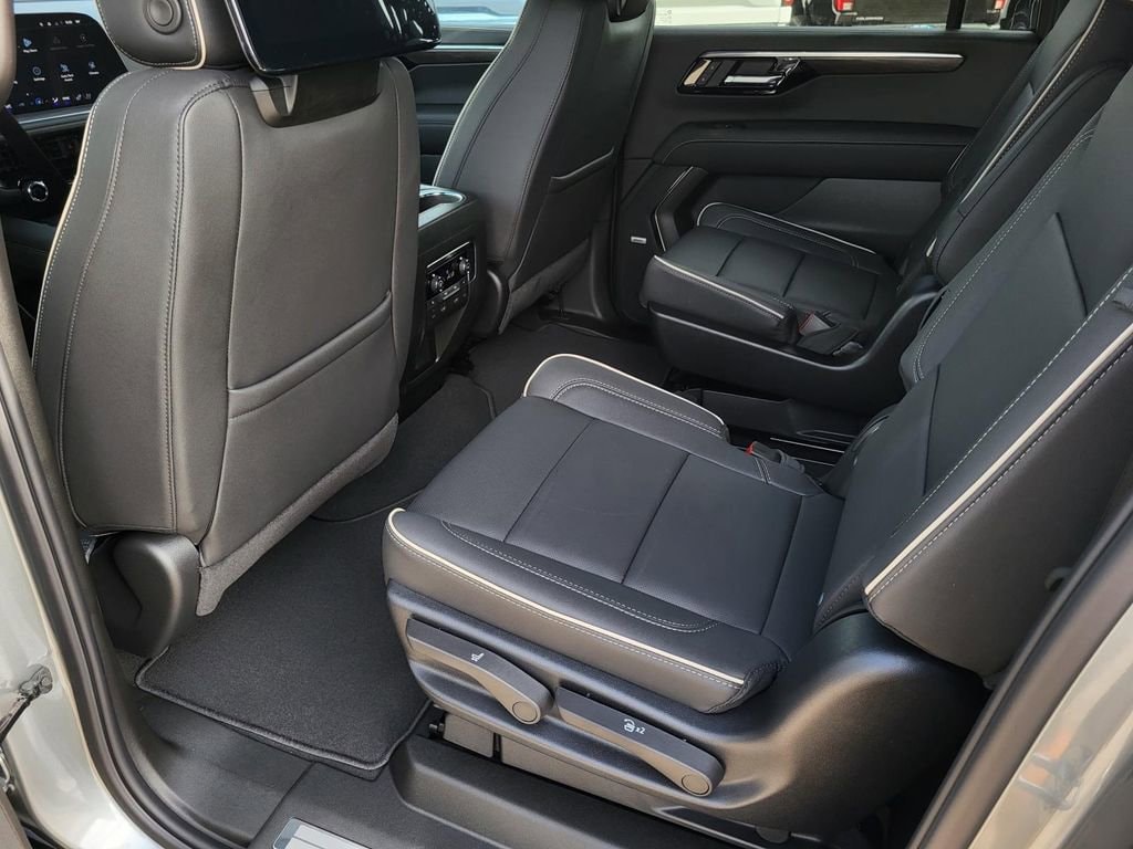 2025 Chevrolet Suburban Premier - Photo 24