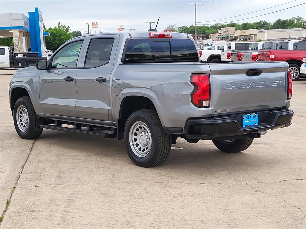 2025 Chevrolet Colorado LT photo 2